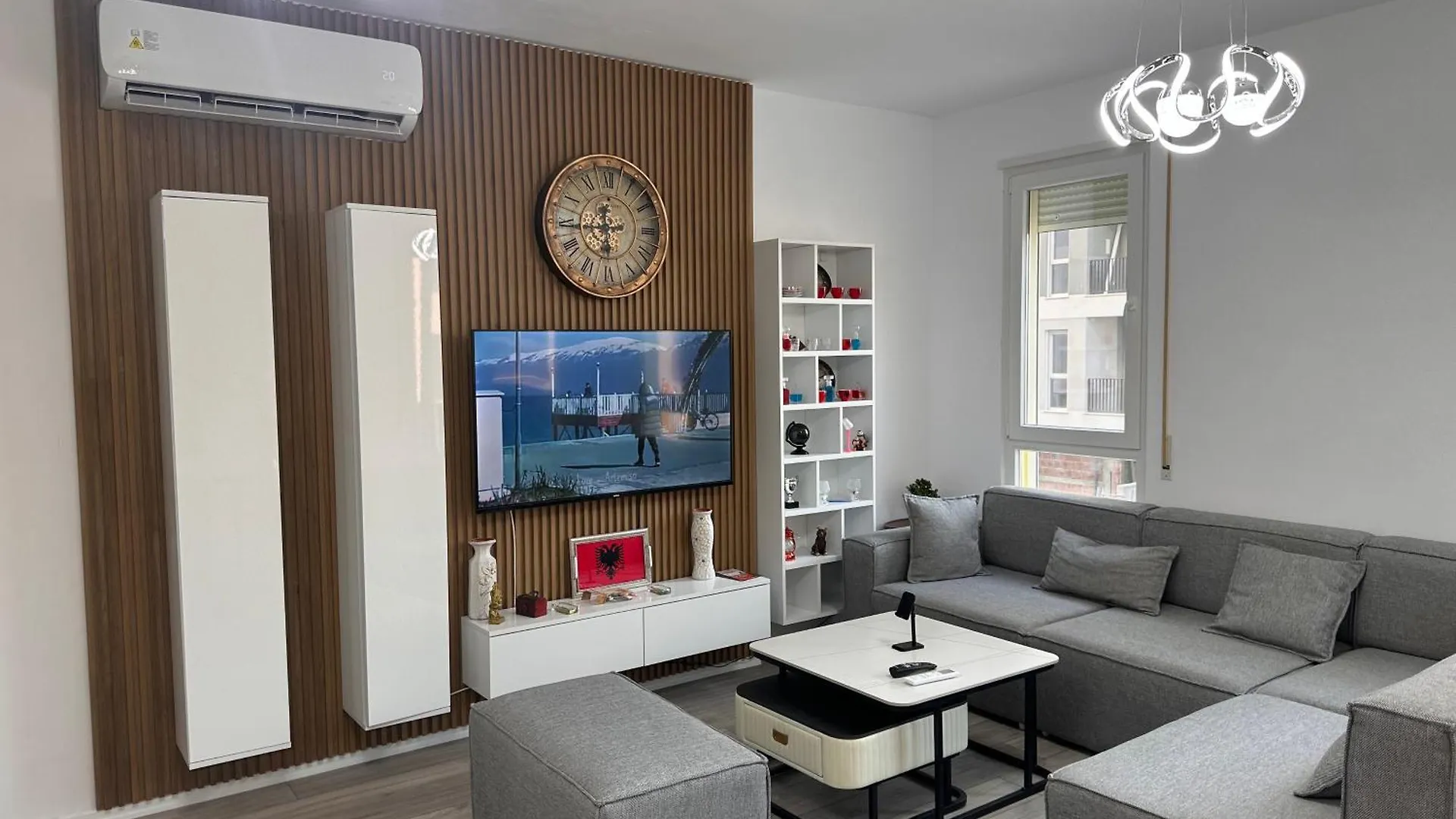 Bratti\'S Apartment Near Tirana Center And Mother Teresa Airport联系方式